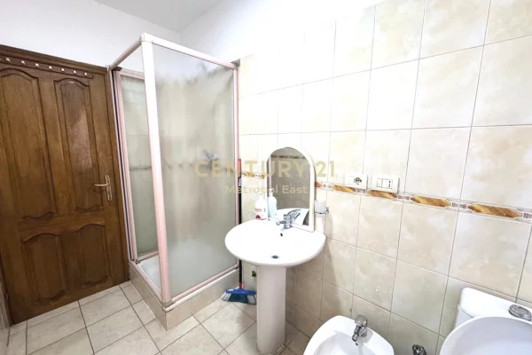 Shtepi me qera 3+1 ne Tirane - 650 Euro