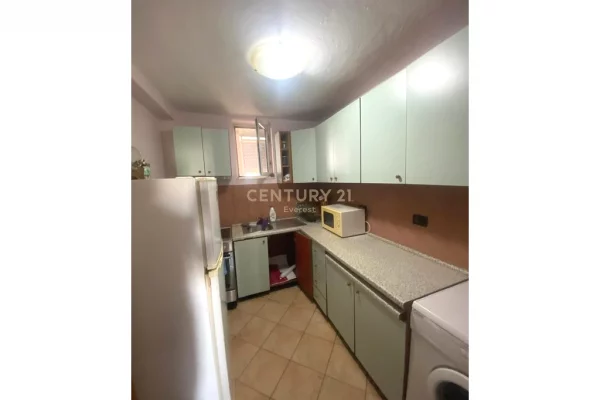 Shtepi me qera Apartament ne Tirane, 2+1, Mobilimi E mobiluar, Pagesa 550  Euro.