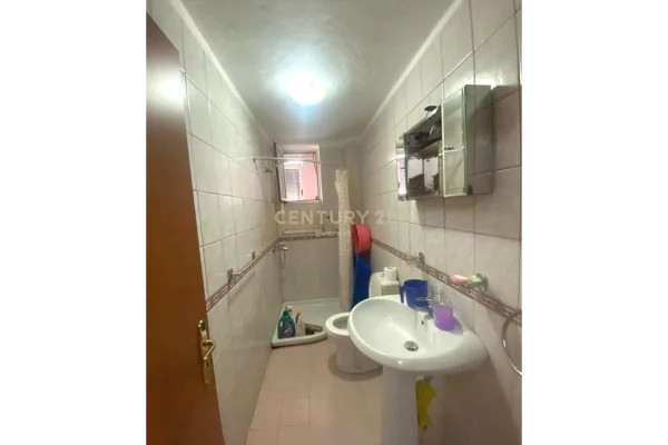 Shtepi me qera 2+1 ne Tirane - 550 Euro