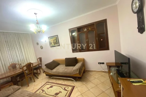 Shtepi me qera Apartament ne Tirane, 2+1, Mobilimi E mobiluar, Pagesa 550  Euro.