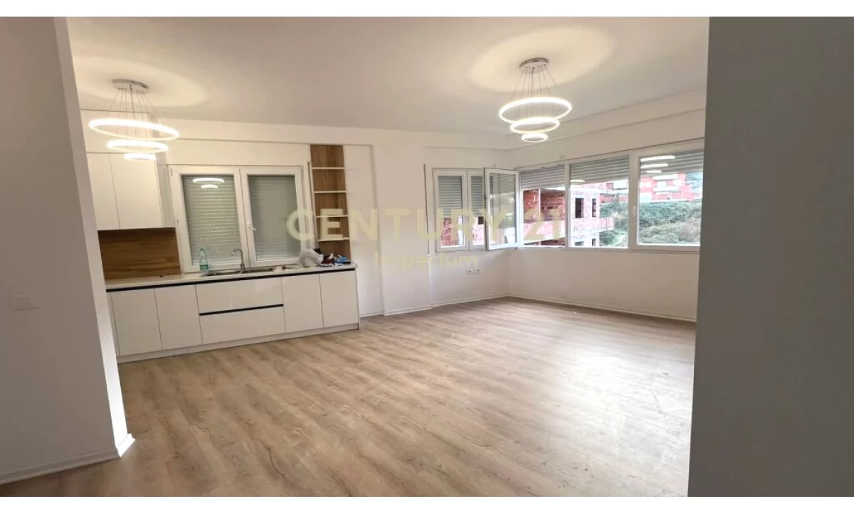 Shtepi me qera Apartament ne Tirane, 2+1, Mobilimi Pjeserisht e mobiluar, Pagesa 500  Euro.