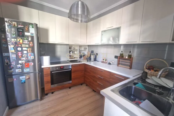 Shtepi me qera 2+1 ne Tirane - 550 Euro