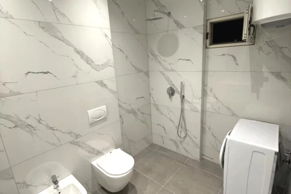 Shtepi ne shitje Apartament ne Tirane, 1+1, Mobilimi E mobiluar, Pagesa 175,000  Euro.