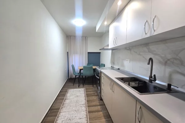 Shtepi me qera Apartament ne Tirane, 2+1, Mobilimi E mobiluar, Pagesa 70,000  Leke.
