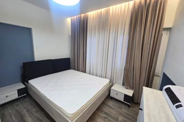 Shtepi me qera Apartament ne Tirane, 2+1, Mobilimi E mobiluar, Pagesa 70,000  Leke.