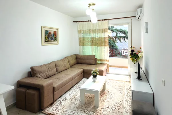 Shtepi me qera 2+1 ne Tirane - 600 Euro