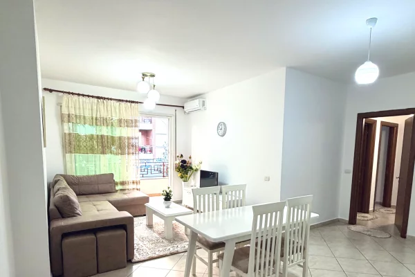 Shtepi me qera Apartament ne Tirane, 2+1, Mobilimi E mobiluar, Pagesa 600  Euro.