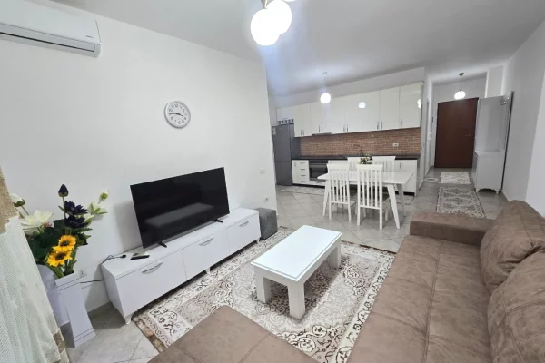 Shtepi me qera 2+1 ne Tirane - 600 Euro
