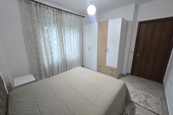 Shtepi me qera Apartament ne Tirane, 2+1, Mobilimi E mobiluar, Pagesa 600  Euro.