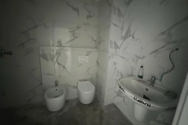 Apartment for sale in Tirana 3+1, Emty