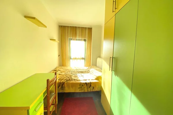 Appartamento in affitto a Tirana 2+1, Arredato