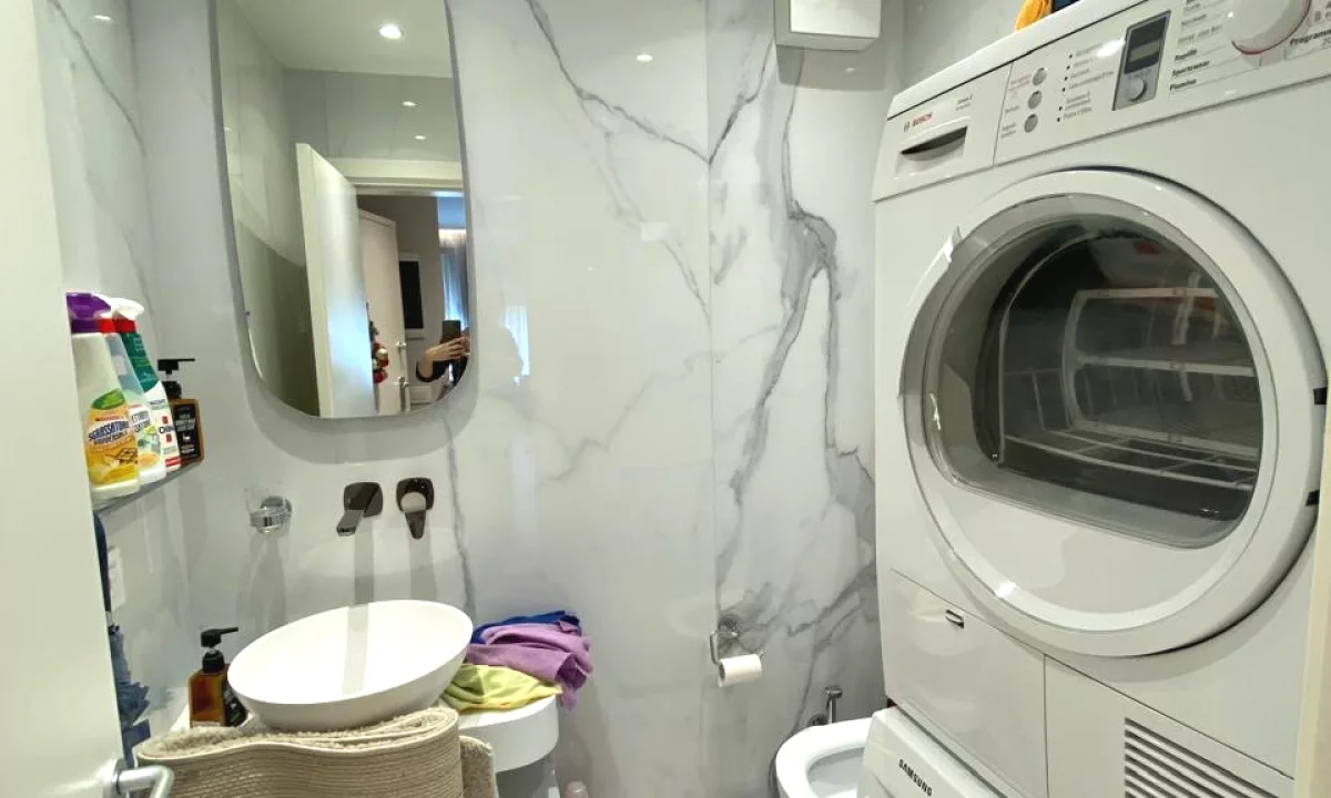 Shtepi me qera Apartament ne Tirane, 2+1, Mobilimi E mobiluar, Pagesa 950  Euro.