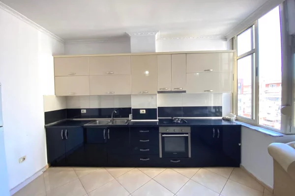Shtepi ne shitje Apartament ne Tirane, 2+1, Mobilimi E mobiluar, Pagesa 160,000  Euro.
