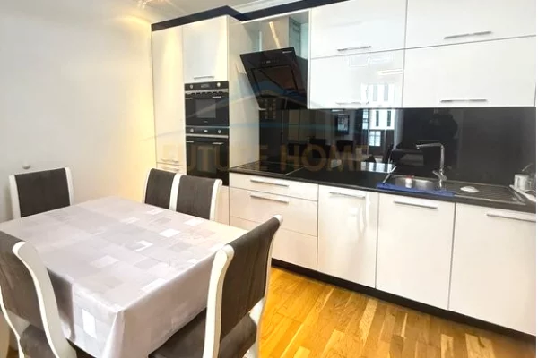 Shtepi me qera 2+1 ne Tirane - 60,000 Leke