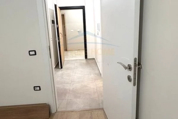 Shtepi me qera Apartament ne Tirane, 1+1, Mobilimi Bosh, pa mobiluar, Pagesa 700  Euro.