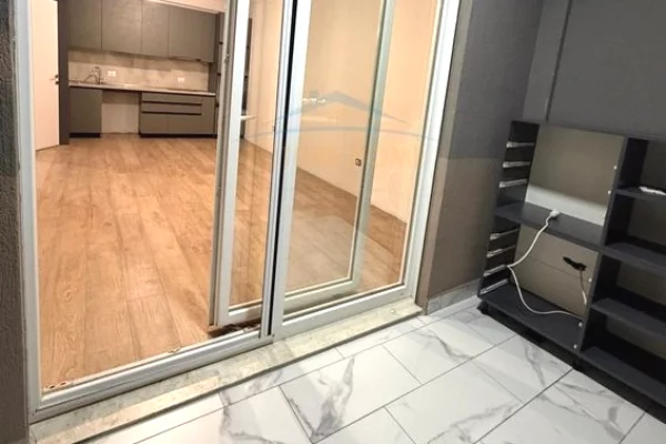 Shtepi me qera Apartament ne Tirane, 1+1, Mobilimi Bosh, pa mobiluar, Pagesa 700  Euro.
