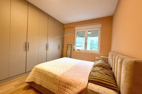 Shtepi ne shitje Apartament ne Tirane, 2+1, Mobilimi E mobiluar, Pagesa 310,000  Euro.