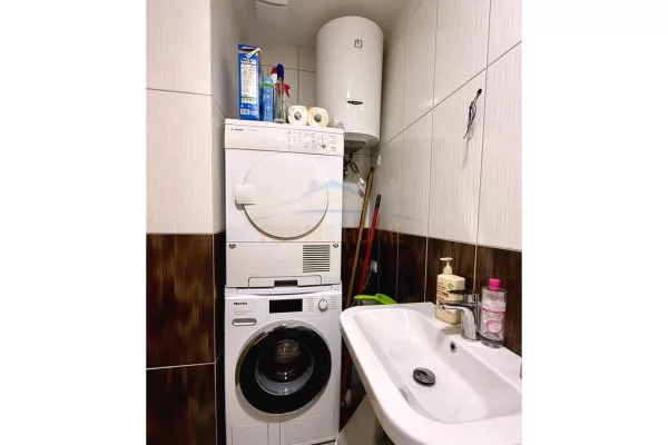 Shtepi ne shitje Apartament ne Tirane, 2+1, Mobilimi E mobiluar, Pagesa 310,000  Euro.