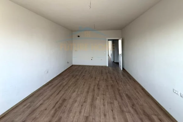Shtepi ne shitje Apartament ne Tirane, 2+1, Mobilimi Bosh, pa mobiluar, Pagesa 122,000  Euro.