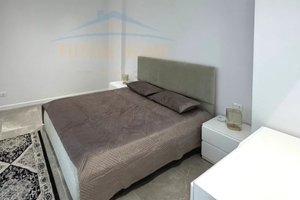 Shtepi me qera 2+1 ne Tirane - 1,250 Euro
