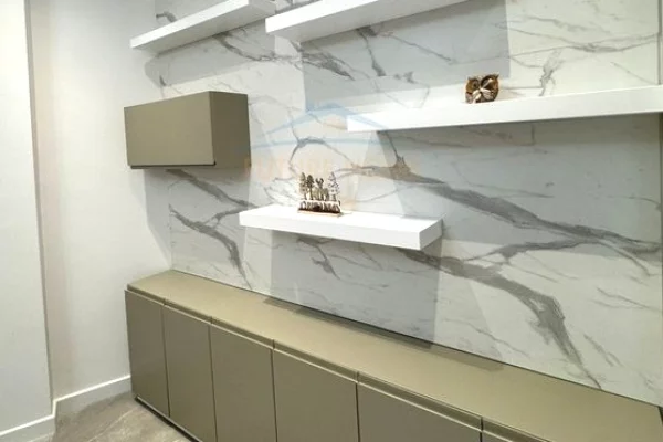 Shtepi me qera Apartament ne Tirane, 2+1, Mobilimi E mobiluar, Pagesa 1,250  Euro.