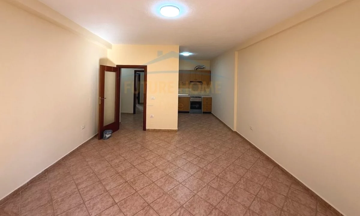Ambient biznesi me qera 3+1 ne Tirane - 750 Euro
