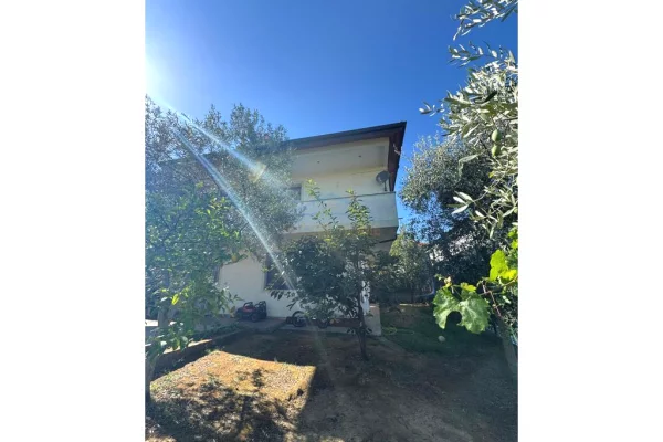 Shtepi ne shitje Apartament ne Tirane, 4+1, Mobilimi E mobiluar, Pagesa 350,000  Euro.