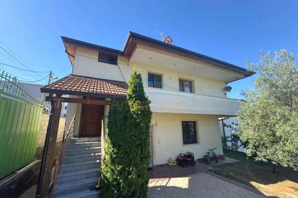 Shtepi ne shitje Apartament ne Tirane, 4+1, Mobilimi E mobiluar, Pagesa 350,000  Euro.