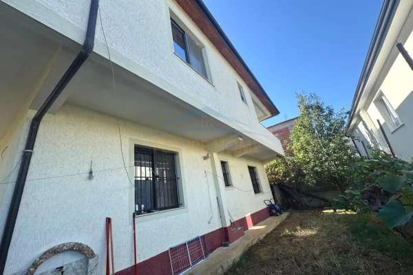 Shtepi ne shitje Apartament ne Tirane, 4+1, Mobilimi E mobiluar, Pagesa 350,000  Euro.