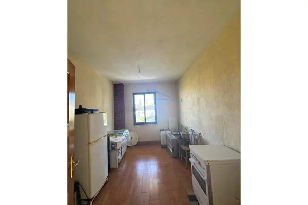 Shtepi ne shitje Apartament ne Tirane, 4+1, Mobilimi E mobiluar, Pagesa 350,000  Euro.