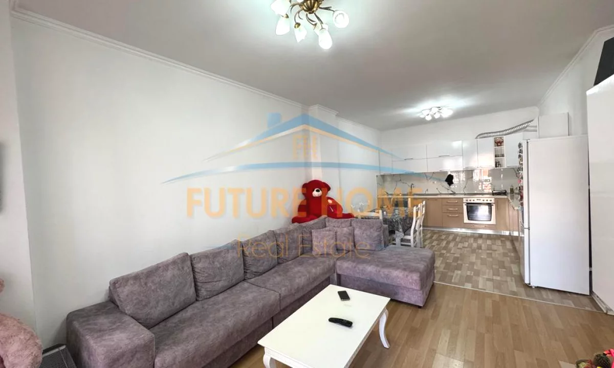 Shtepi ne shitje Apartament ne Tirane, 2+1, Mobilimi E mobiluar, Pagesa 193,000  Euro.