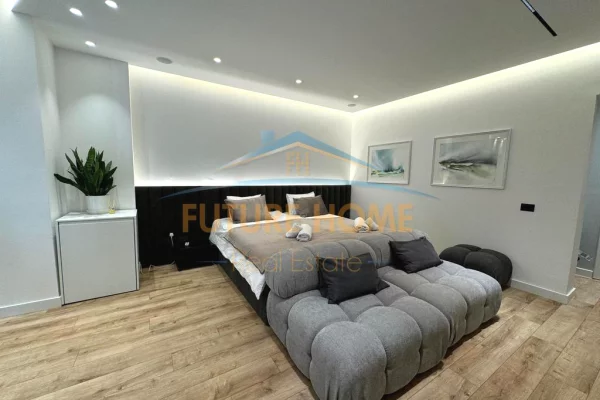 Shtepi ne shitje Apartament ne Tirane, 2+1, Mobilimi E mobiluar, Pagesa 220,000  Euro.