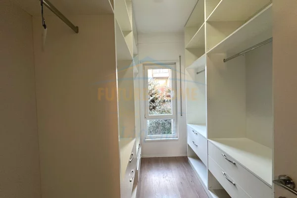 Shtepi me qera Apartament ne Tirane, 3+1, Mobilimi E mobiluar, Pagesa 3,000  Euro.