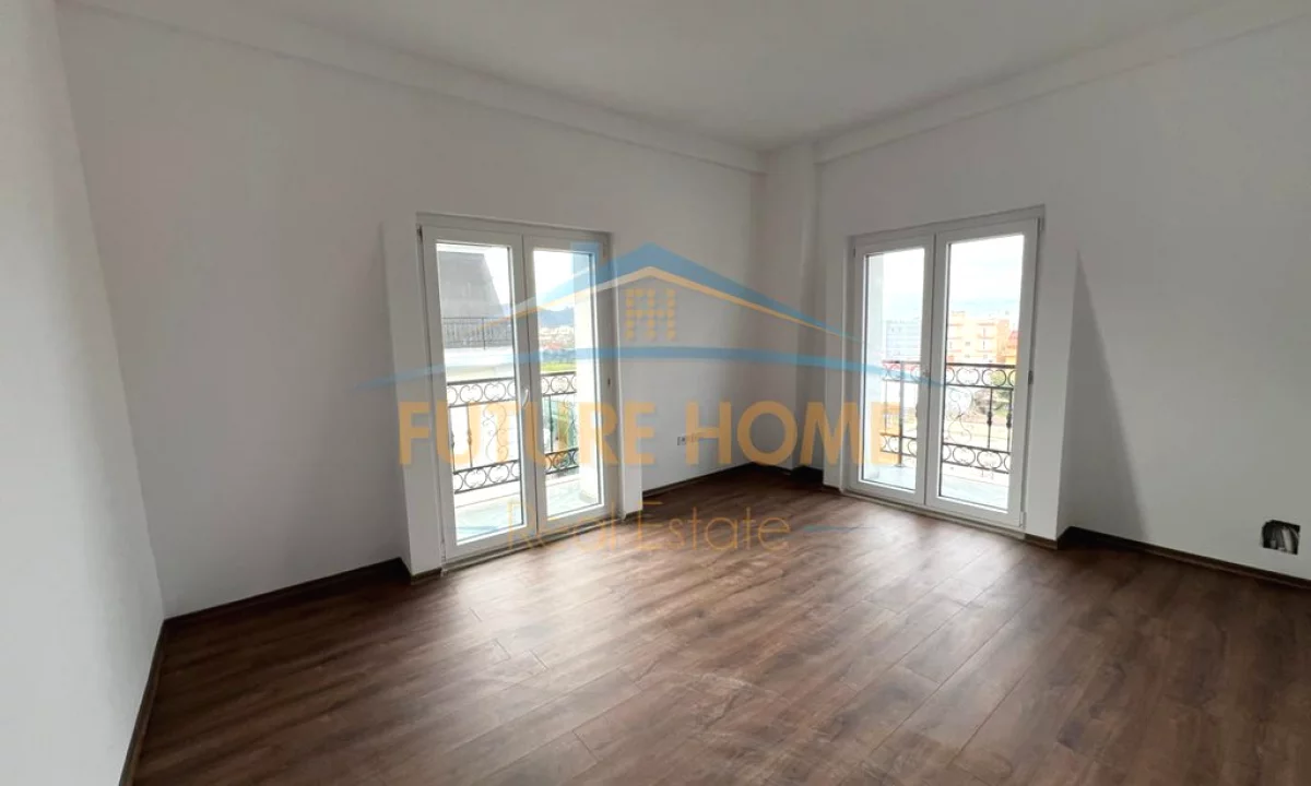 Shtepi ne shitje Apartament ne Tirane, 2+1, Mobilimi Bosh, pa mobiluar, Pagesa 159,000  Euro.