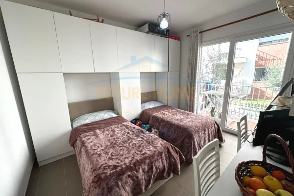 Shtepi ne shitje Apartament ne Tirane, 2+1, Mobilimi E mobiluar, Pagesa 140,000  Euro.