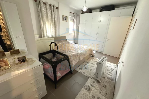 Shtepi ne shitje Apartament ne Tirane, 2+1, Mobilimi E mobiluar, Pagesa 140,000  Euro.