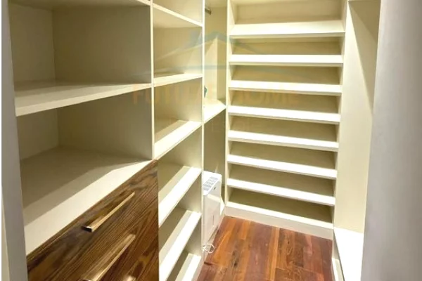 Shtepi ne shitje Apartament ne Tirane, 2+1, Mobilimi E mobiluar, Pagesa 285,000  Euro.