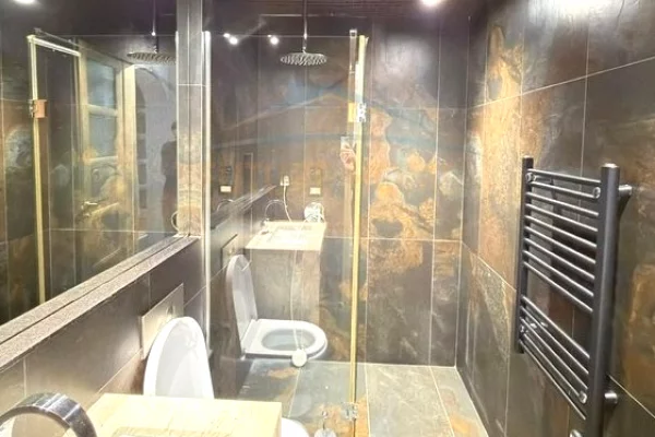 Shtepi ne shitje Apartament ne Tirane, 2+1, Mobilimi E mobiluar, Pagesa 285,000  Euro.