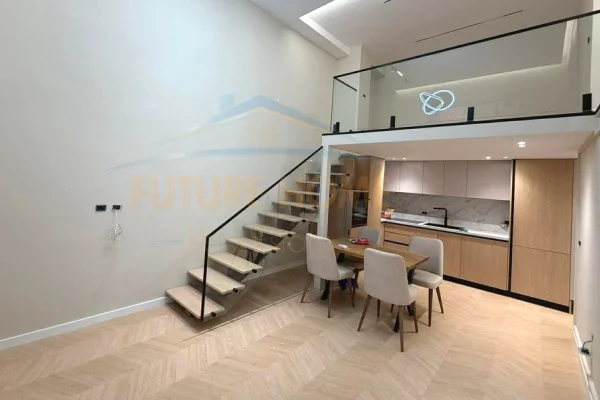 Shtepi ne shitje Duplex(shtepi me 2 kate) ne Tirane, 2+1, Mobilimi Pjeserisht e mobiluar, Pagesa 195,000  Euro.