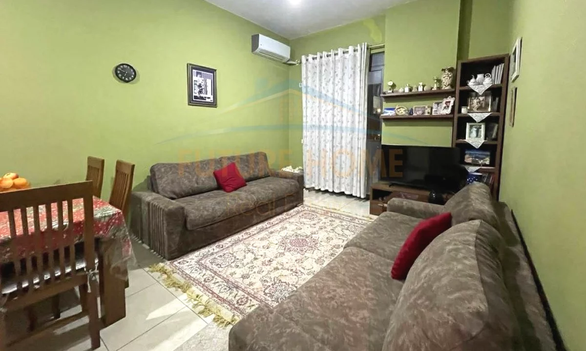 Shtepi ne shitje Apartament ne Tirane, 1+1, Mobilimi E mobiluar, Pagesa 115,000  Euro.