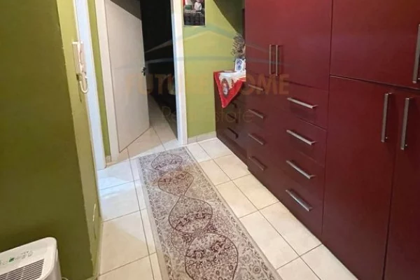 Shtepi ne shitje Apartament ne Tirane, 1+1, Mobilimi E mobiluar, Pagesa 115,000  Euro.