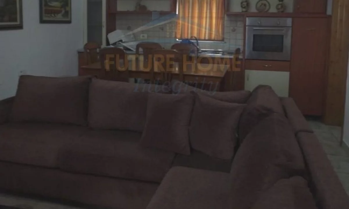 Shtepi me qera Apartament ne Tirane, 2+1, Mobilimi E mobiluar, Pagesa 500  Euro.