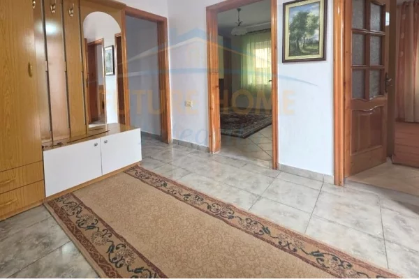 Shtepi me qera Apartament ne Tirane, 2+1, Mobilimi E mobiluar, Pagesa 500  Euro.