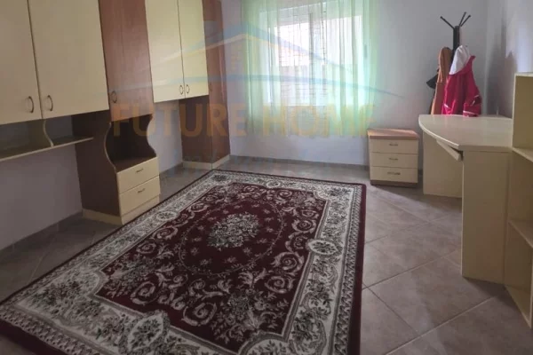 Shtepi me qera Apartament ne Tirane, 2+1, Mobilimi E mobiluar, Pagesa 500  Euro.