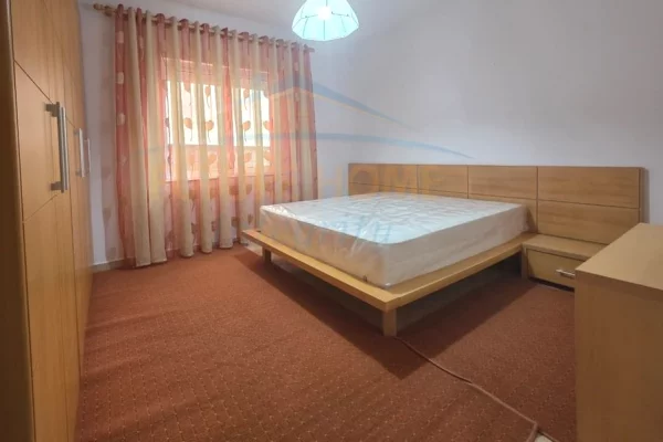 Shtepi me qera Apartament ne Tirane, 2+1, Mobilimi E mobiluar, Pagesa 500  Euro.