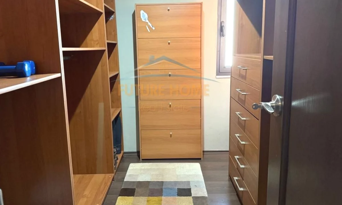 Shtepi ne shitje Apartament ne Tirane, 2+1, Mobilimi E mobiluar, Pagesa 141,000  Euro.