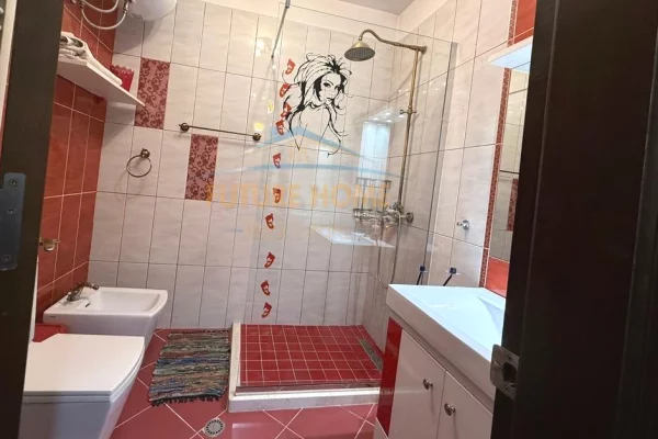 Shtepi ne shitje Apartament ne Tirane, 2+1, Mobilimi E mobiluar, Pagesa 141,000  Euro.