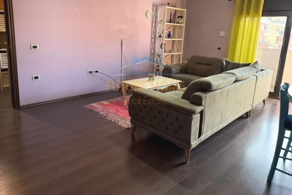 Shtepi ne shitje Apartament ne Tirane, 2+1, Mobilimi E mobiluar, Pagesa 141,000  Euro.