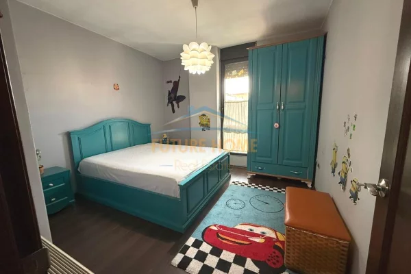 Shtepi ne shitje Apartament ne Tirane, 2+1, Mobilimi E mobiluar, Pagesa 141,000  Euro.