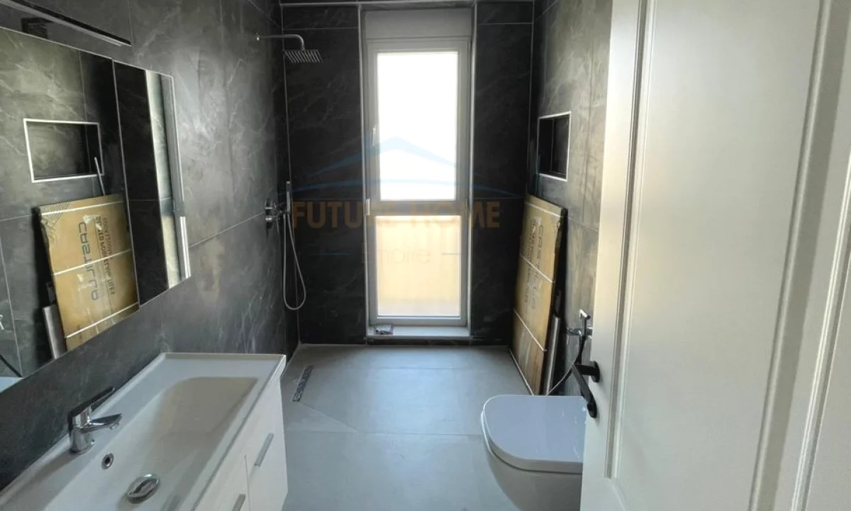 Shtepi me qera Apartament ne Tirane, 2+1, Mobilimi Bosh, pa mobiluar, Pagesa 65,000  Leke.